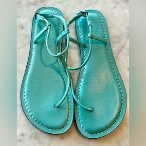 BERNARDO Turquoise leather thong sandal women’s size 9.5